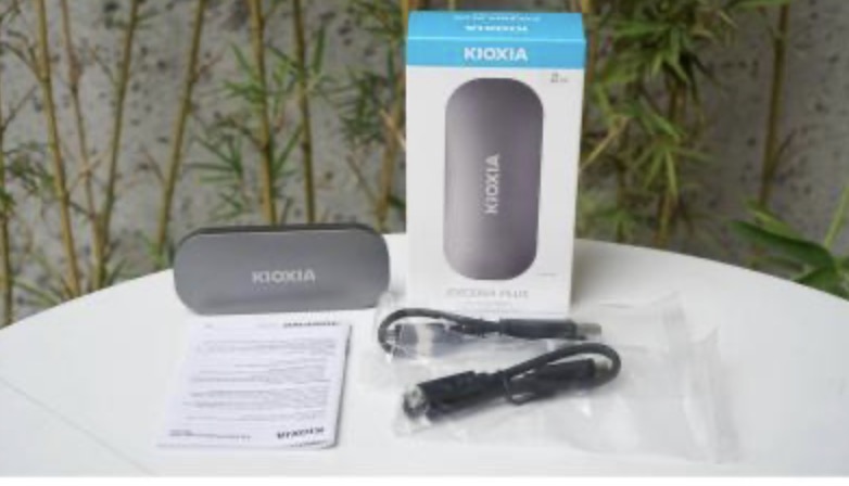 image TechTimes Vietnam Trên tay ổ lưu trữ di động SSD Kioxia Exceria Plus và USB Kioxia