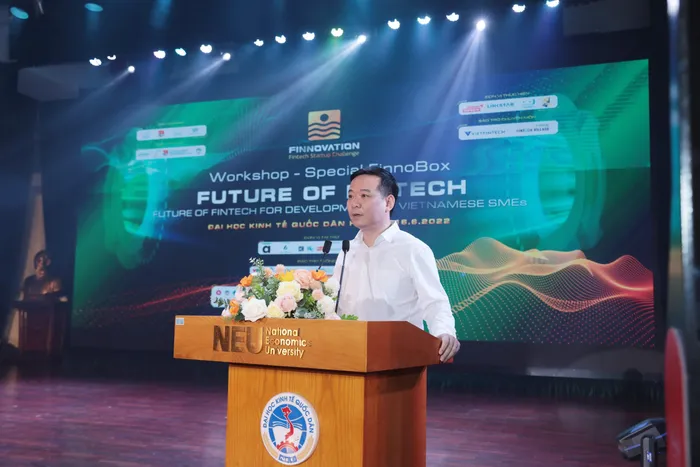 PGS.TS Bùi Huy Nhượng, Phó Hiệu trưởng Đại học Kinh tế Quốc dân phát biểu tại Hội thảo