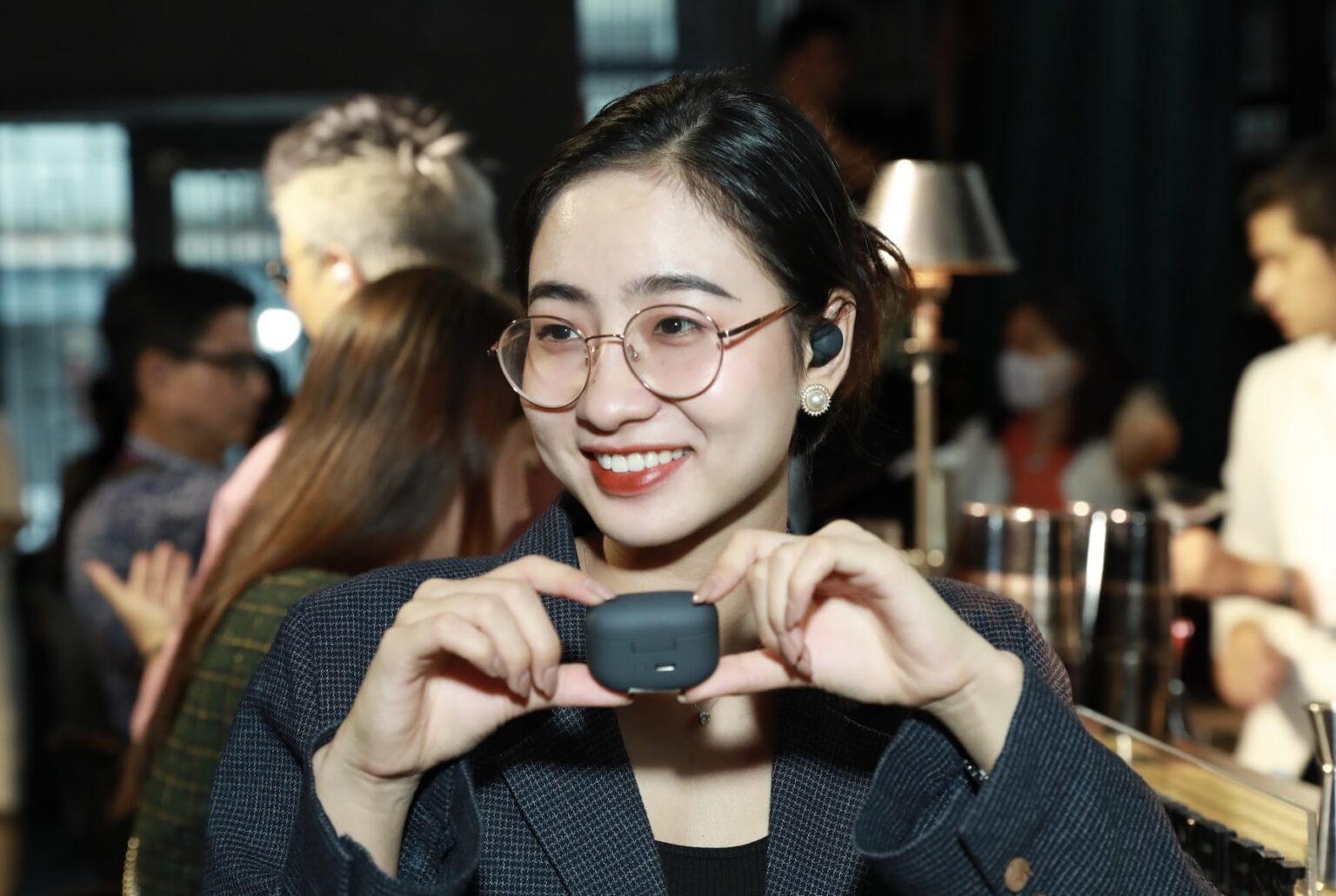 Sony WH-1000XM5 và LinkBuds S có giá 5,5 triệu đồng tại Việt Nam