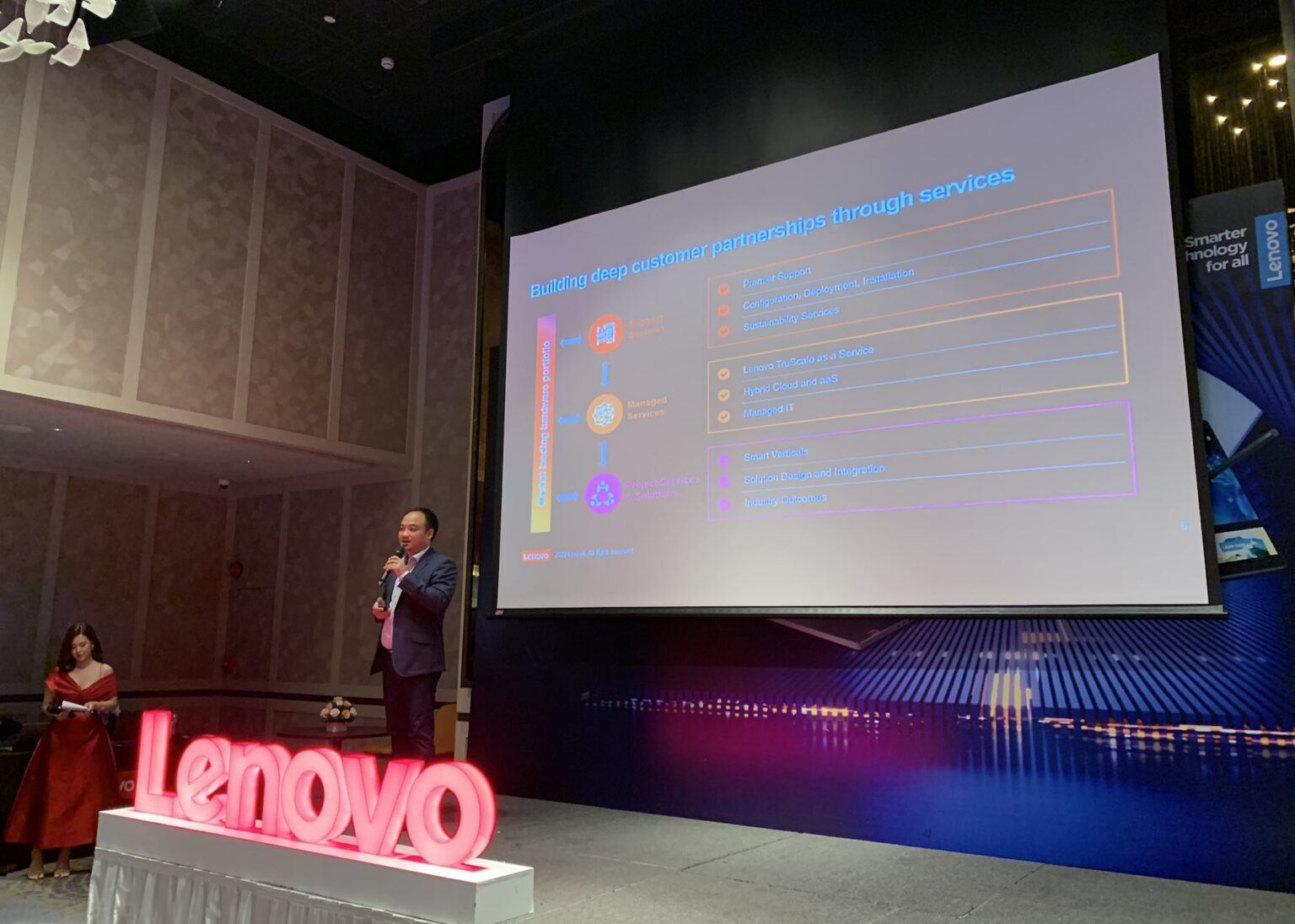 Loạt laptop Lenovo Legion và Yoga dùng chip Intel mới ra mắt