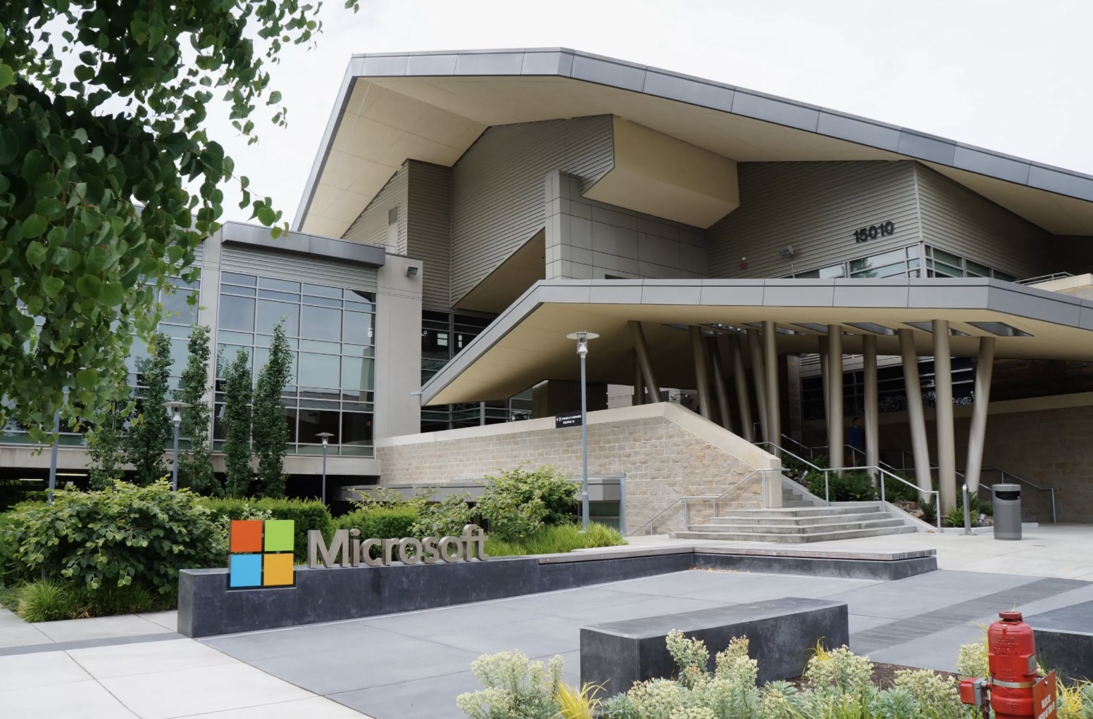 FTC kiện Microsoft để ngăn việc mua lại Activision