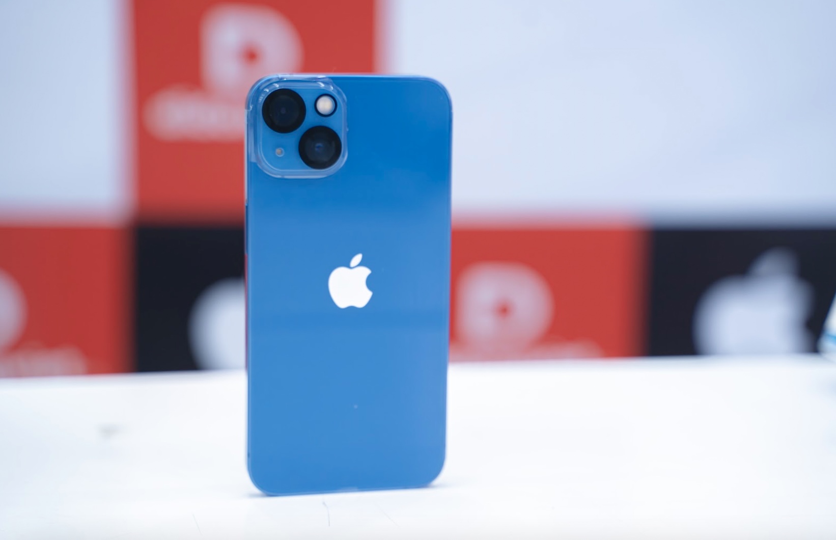 iPhone 13 VN/A chỉ còn từ 18,69 triệu đồng