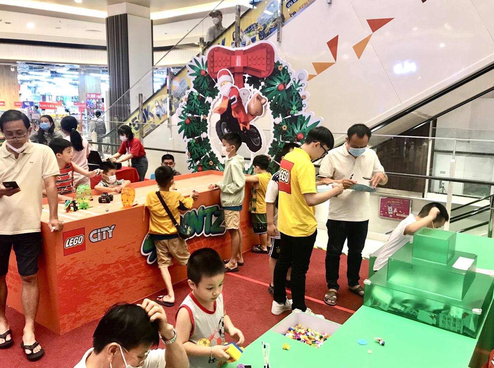Tận hưởng Giáng Sinh an lành cùng LEGO TechTimes Vietnam Tận hưởng Giáng Sinh an lành cùng LEGO