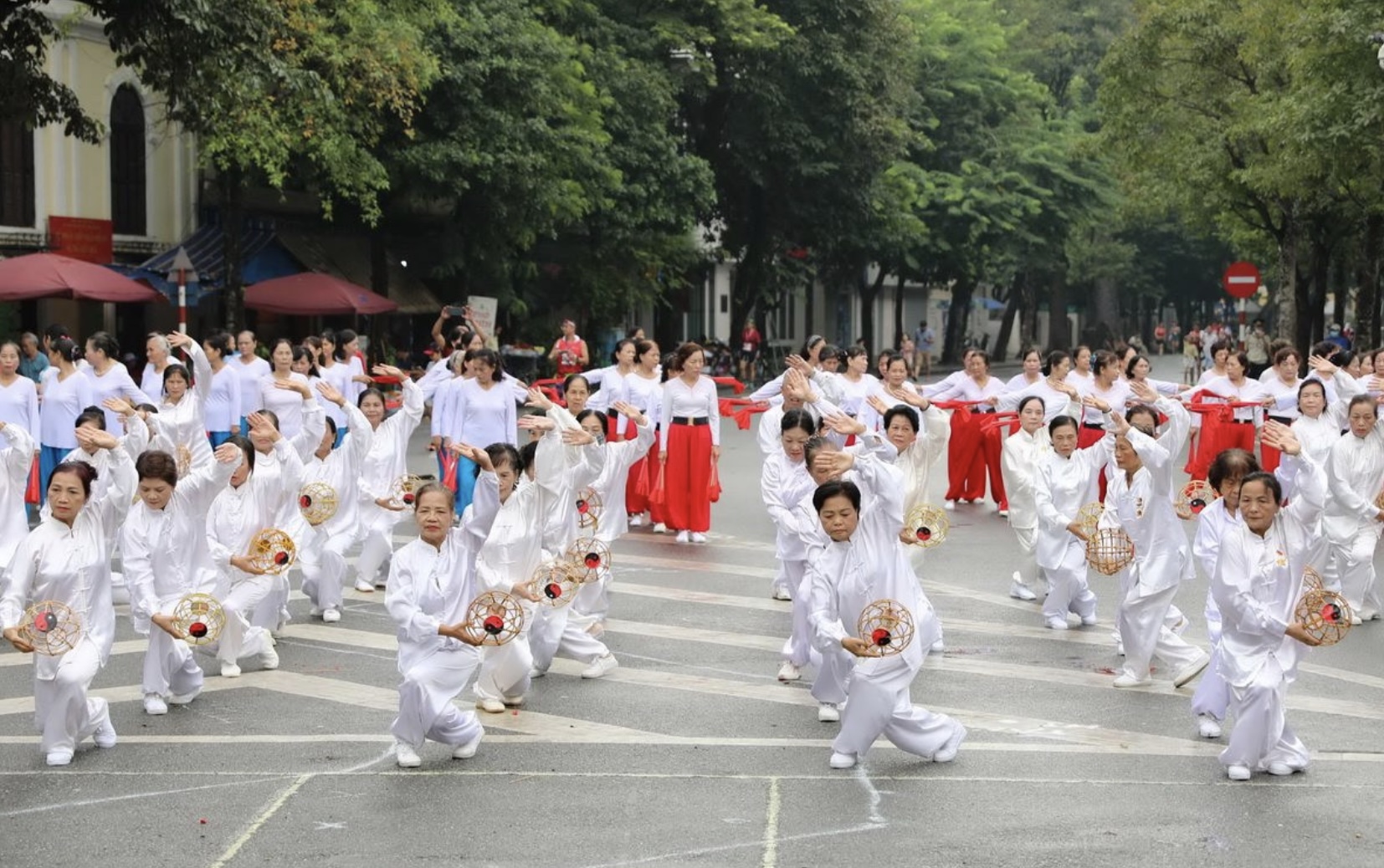 image 223 TechTimes Vietnam Vinamilk đồng hành cùng hàng ngàn người cao tuổi đồng diễn thể dục dưỡng sinh tại Hà Nội