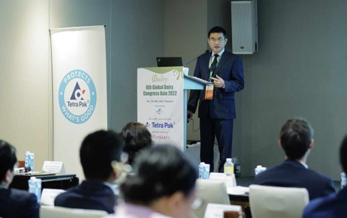 Ông Nguyễn Quang Trí – Giám đốc điều hành Marketing của Vinamilk trình bày tại hội nghị (Nguồn ảnh: Ngọc Thành)