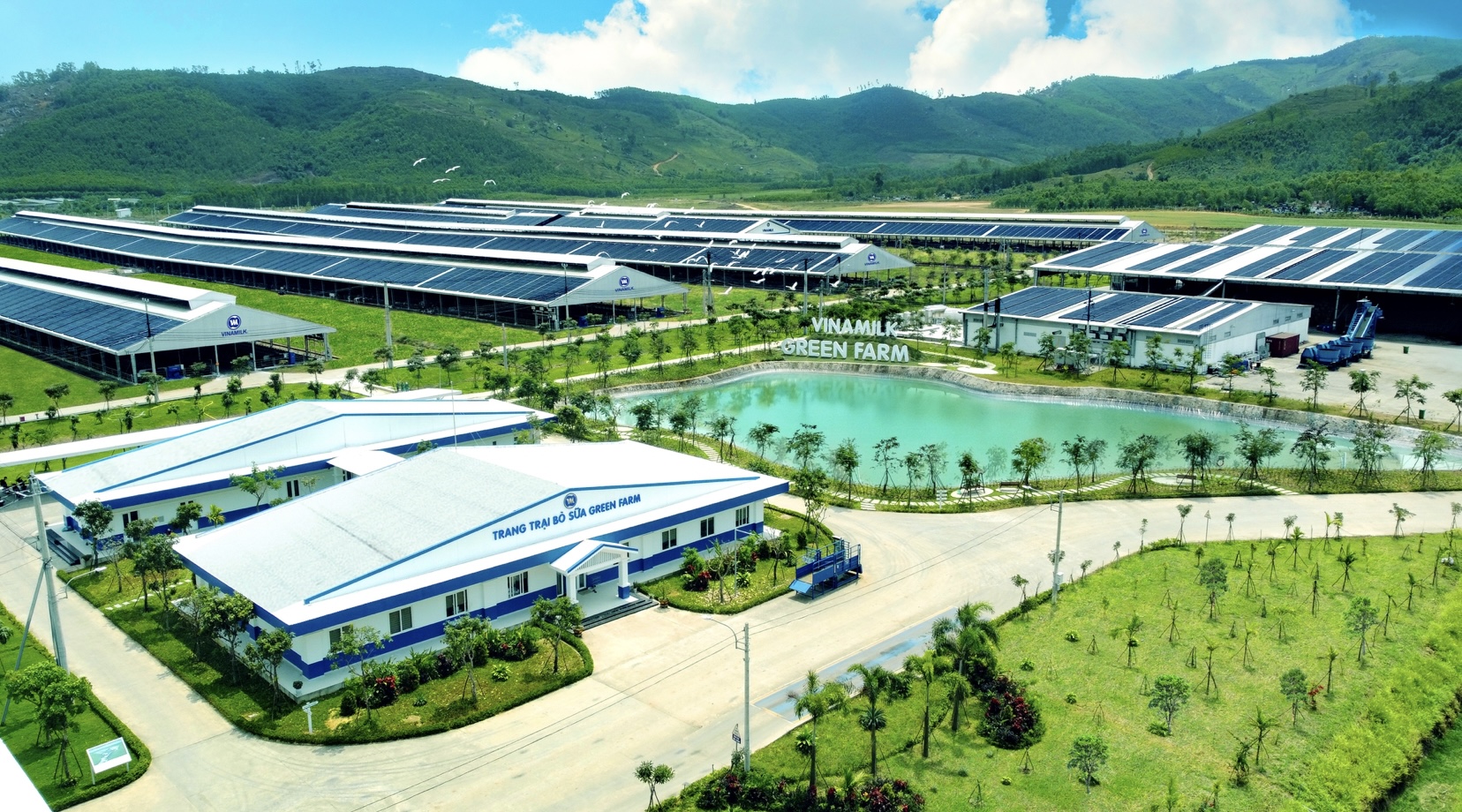 Phát triển bền vững đã được Vinamilk đưa vào chiến lược trọng yếu, thể hiện trong việc Vinamilk đã mở rộng và xây dựng mới hệ thống trang trại bò sữa công nghệ cao trong suốt gần 20 năm qua
