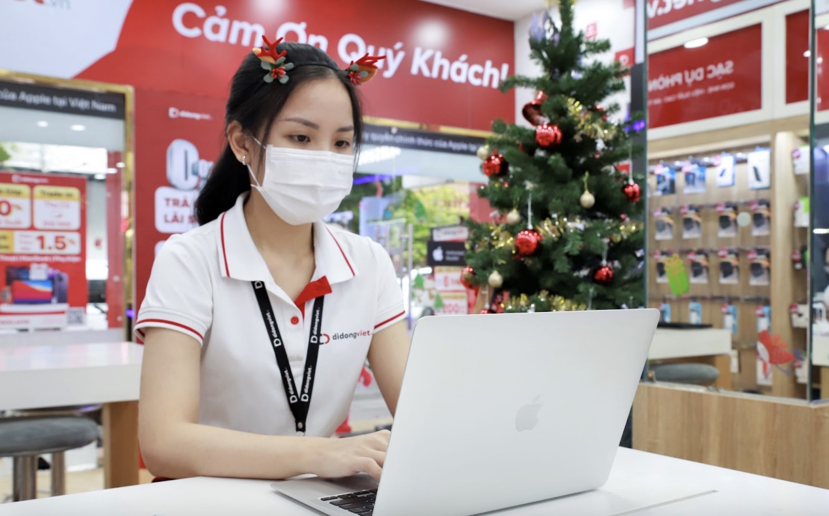 MacBook Air M1 là mẫu laptop bán chạy nhất tại hệ thống Di Động Việt trong 2 tháng đầu quý 4