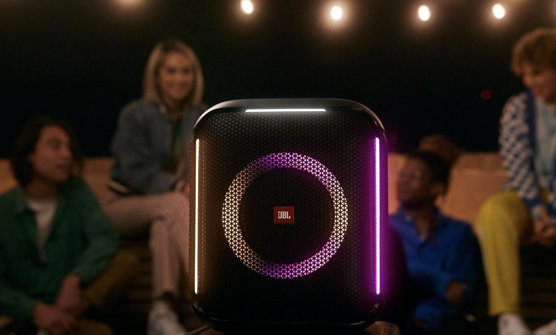 JBL PartyBox Encore có giá 10,9 triệu đồng tại Việt Nam