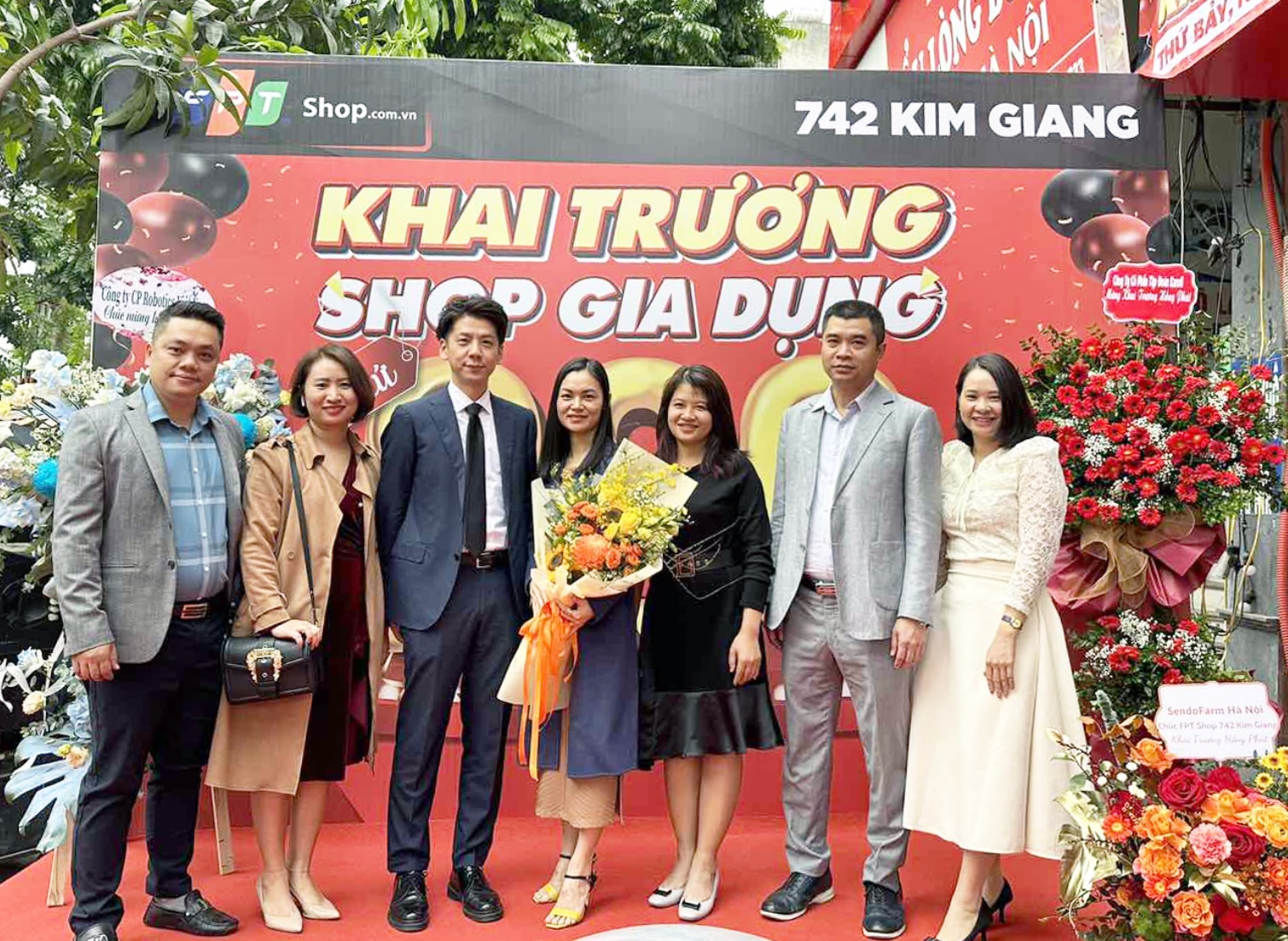 Ông Masataka Sato - Giám đốc Kế hoạch và Chiến lược Tập đoàn Kangaroo cũng đến tham dự và chúc mừng.