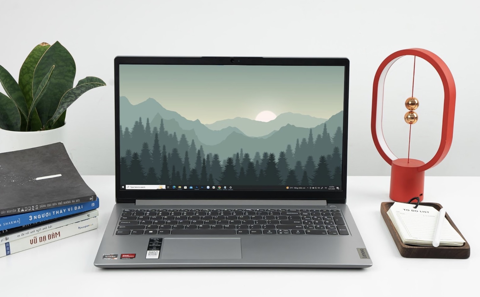 Lenovo IdeaPad 1 15AMN7 sở hữu thiết kế mỏng-gọn-nhẹ với màn hình 15,6 inch, độ phân giải Full HD sắc nét.