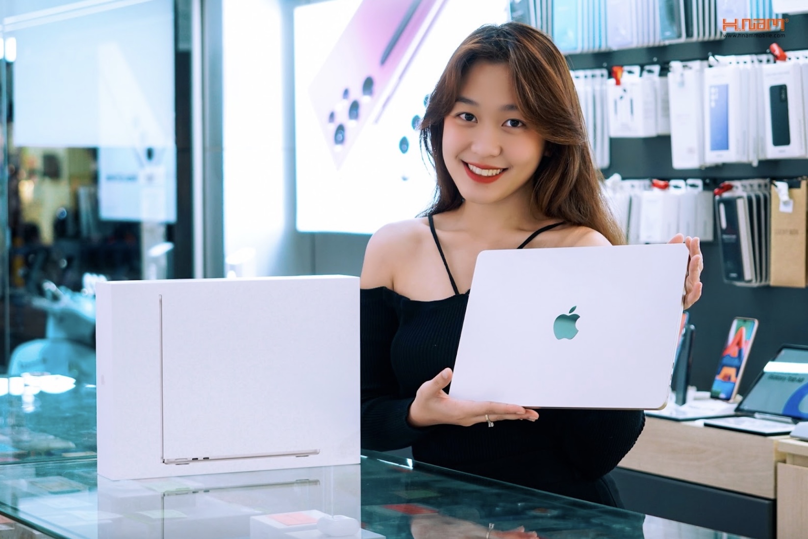 Hàng công nghệ giảm giá đến 60% dịp lễ hội cuối năm