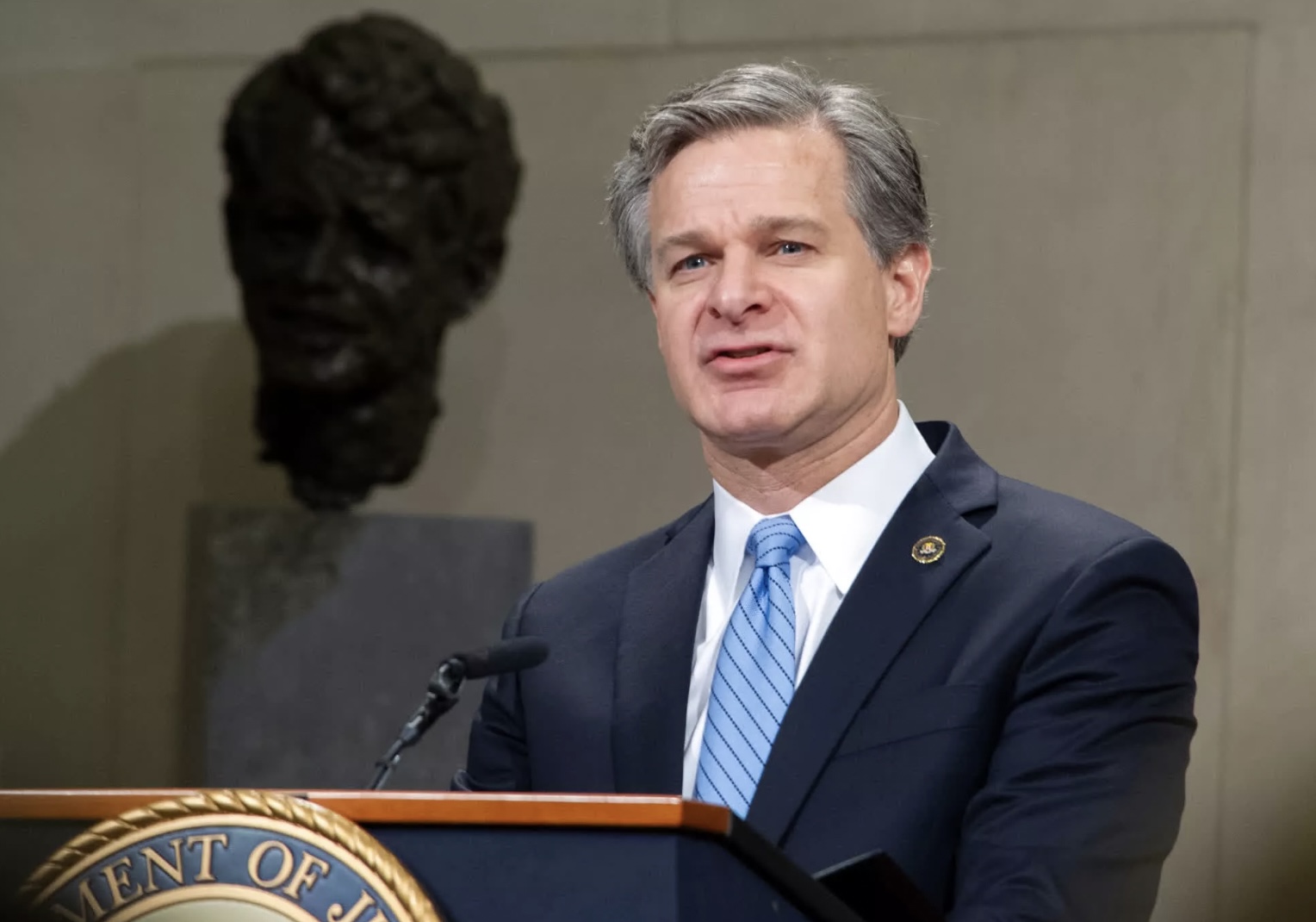 FBI tỏ ra quan ngại về những nguy hại của ứng dụng xã hội TikTok của Trung Quốc vì có thể gây ra những vấn đề với an ninh Hoa Kỳ.