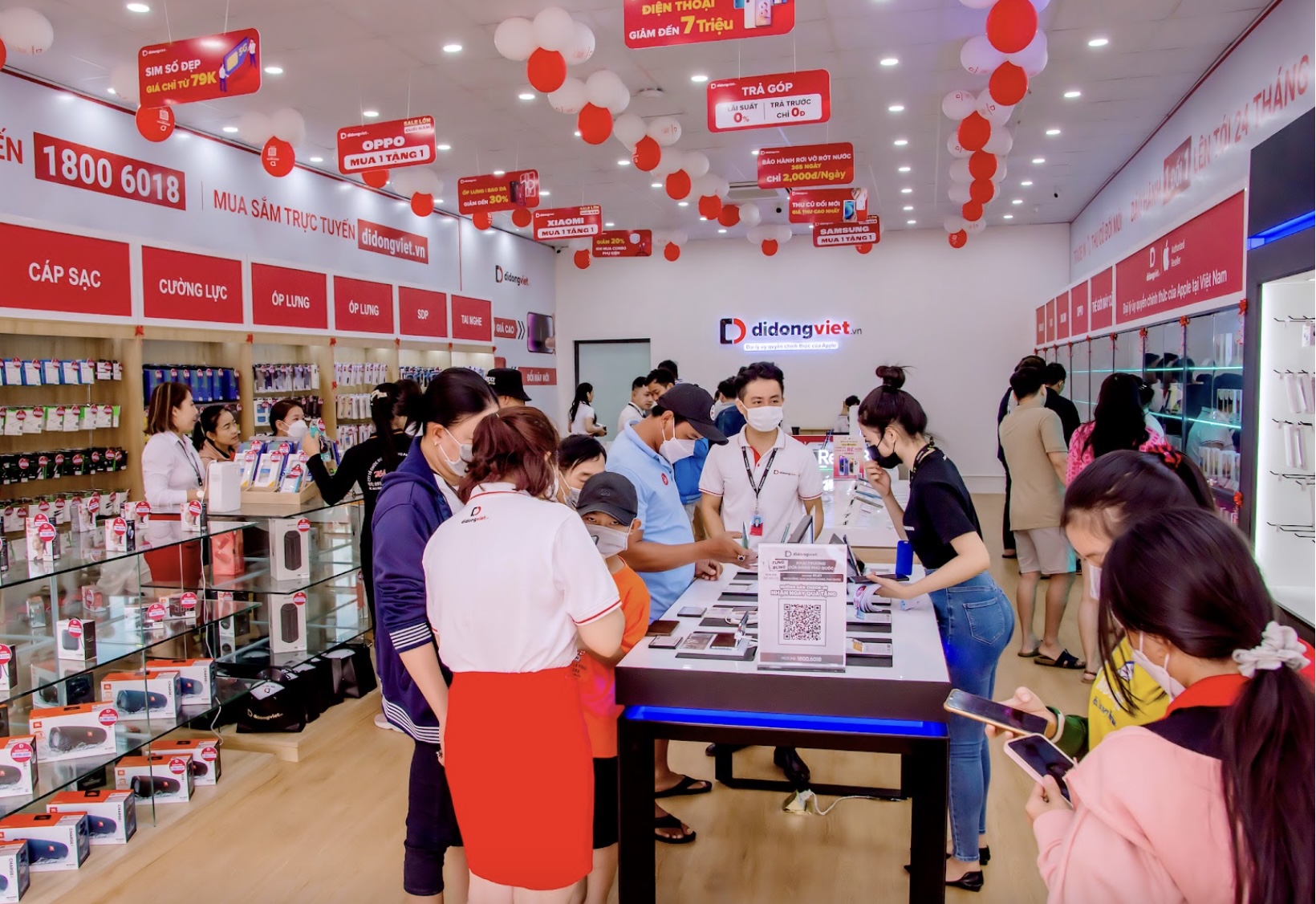 Nhu cầu mua sắm dịp cận Tết của người dùng tăng cao