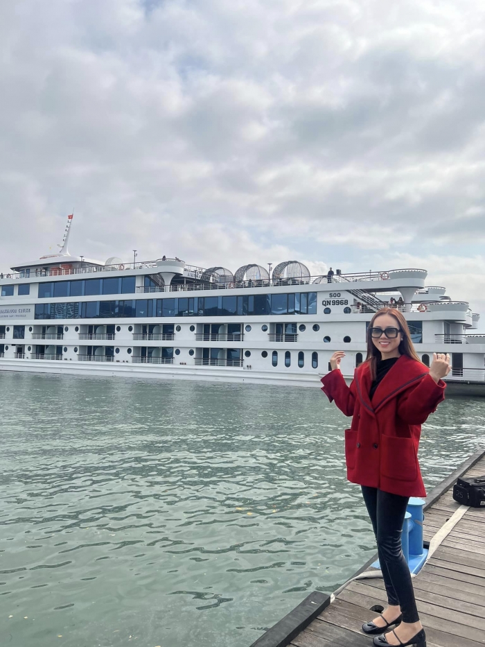 1677521530 891 Ngoc Ha dang loat anh di du thuyen sang chanh TechTimes Vietnam Ngọc Hà đăng loạt ảnh đi du thuyền sang chảnh, đáp trả khi bạn bè hỏi về sự thiếu công bằng