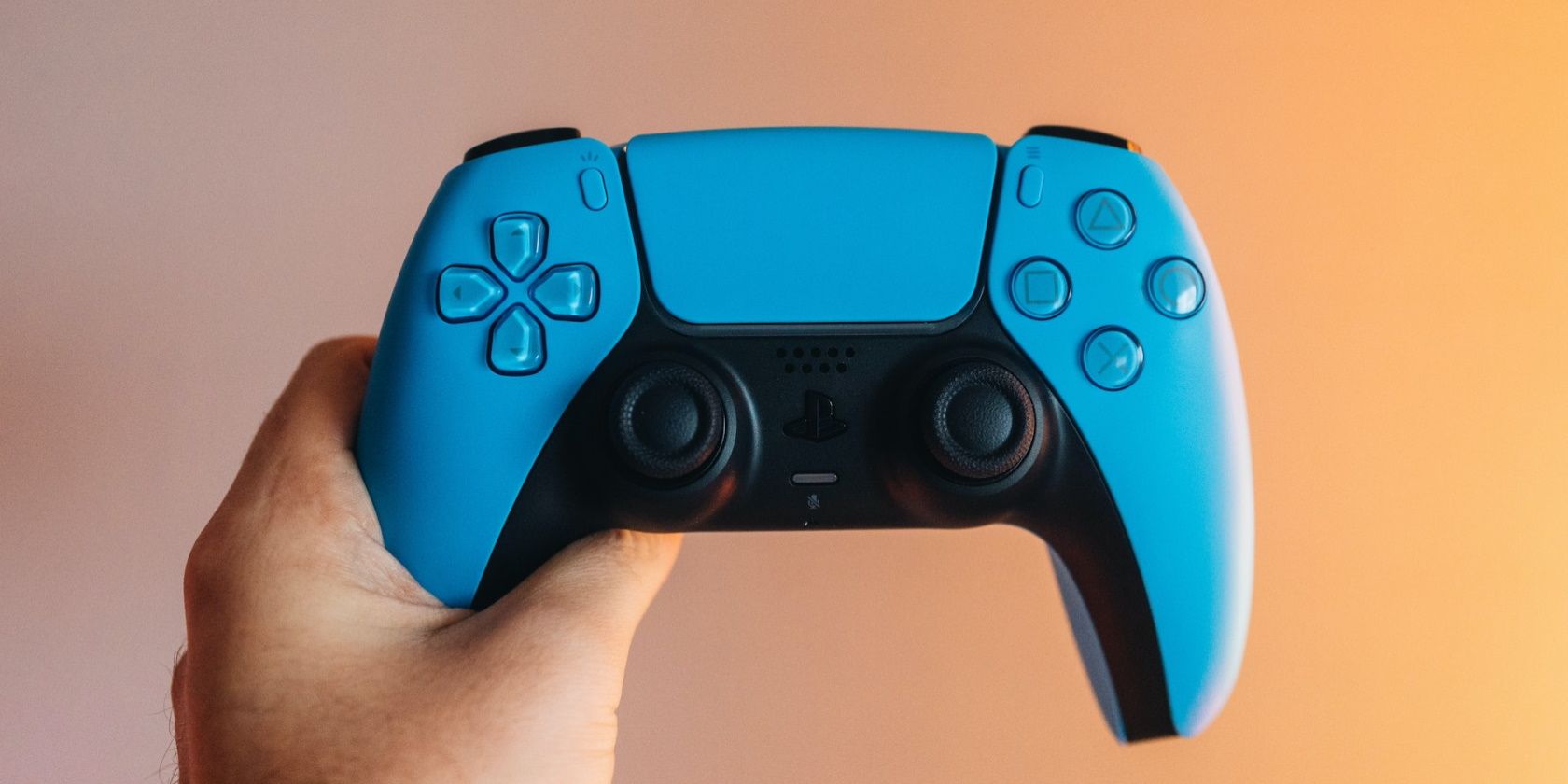 Cách đặt lại bộ điều khiển PS5 (và khi nào bạn nên làm) A PS5 DualSense controller