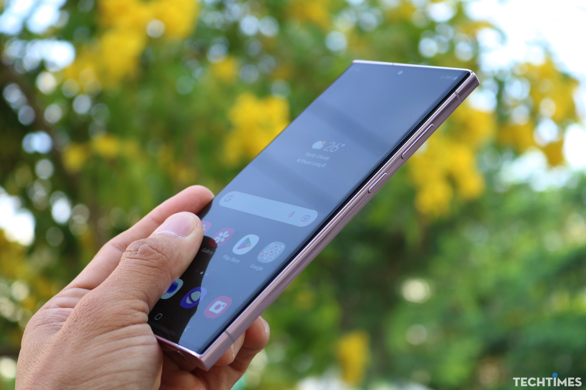 Các nút bấm của Galaxy S23 Ultra được làm từ vật liệu tái chế.