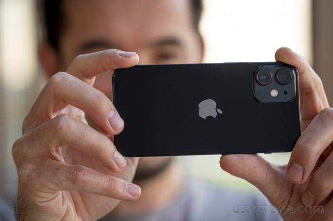 Vì sao iPhone 12 Mini là chiếc smartphone đáng mua nhất hiện tại? 3 lý do để iPhone 12 Mini là chiếc smartphone của bạn ngay bây giờ