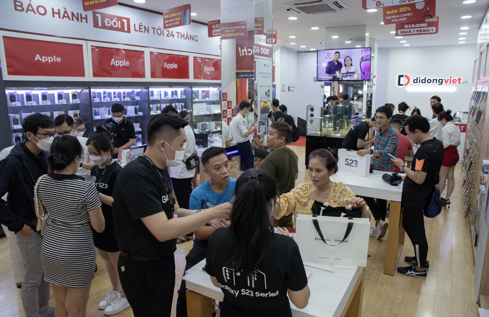 Người dùng tham gia tối mở bán sẽ nhận được những ưu đãi hấp dẫn hơn 12 triệu đồng 