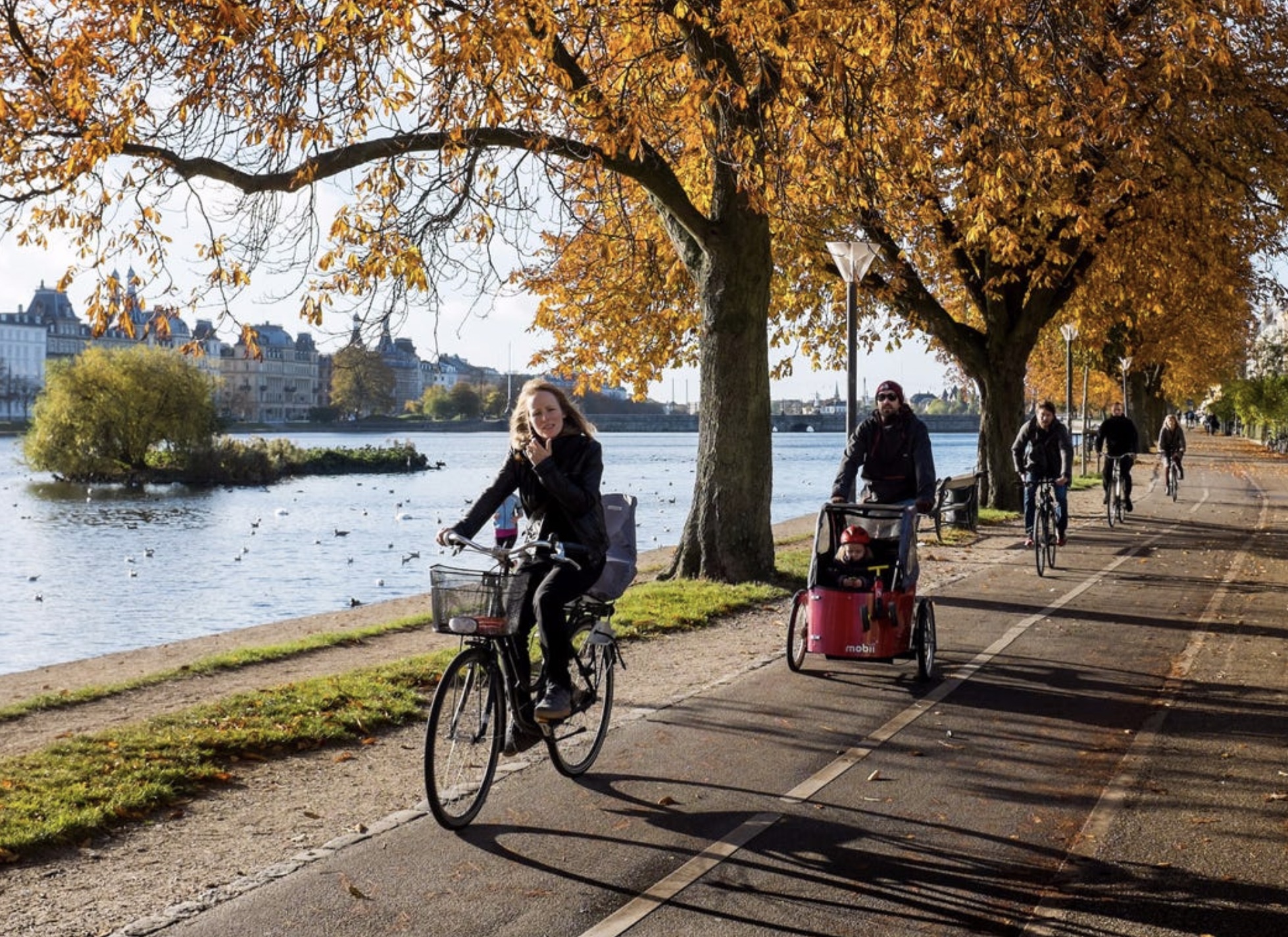Vì sao Copenhagen là thành phố của người đi xe đạp?