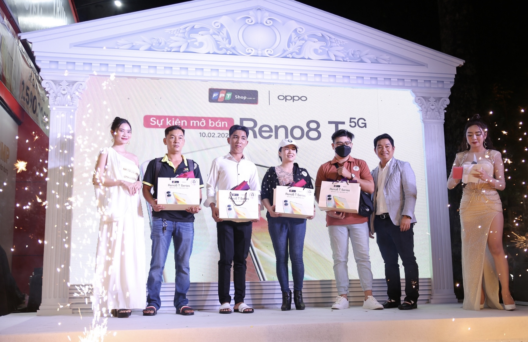 FPT Shop tiên phong mở bán OPPO Reno8 T Series chính hãng 