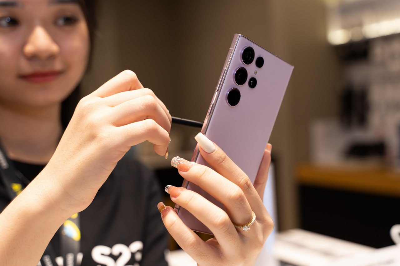 Ngoài mức giảm giá lên tới 7 triệu đồng cùng nhiều ưu đãi đi kèm, khi tham gia đặt hàng Samsung Galaxy S23 Series tại MT Smart, người dùng còn nhận được những phần quà vô cùng giá trị.