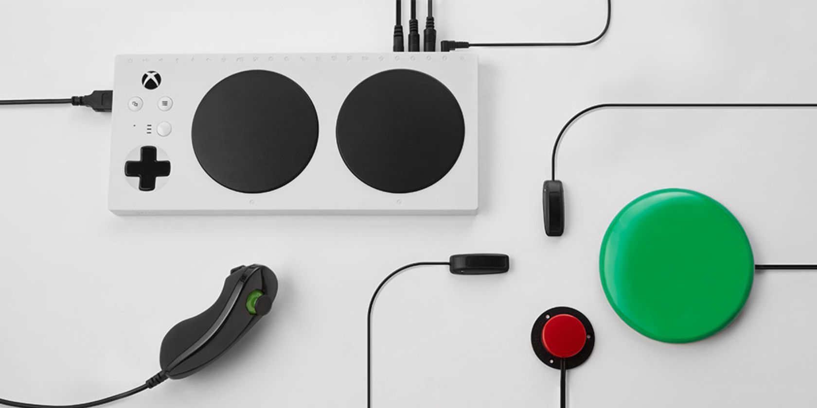 Bộ điều khiển thích ứng Xbox với một loạt các công cụ trợ năng khác được kết nối
