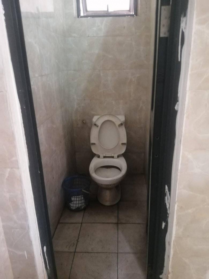 1678459388 517 Cu dan mang ron nguoi khi thay hinh anh nha TechTimes Vietnam Cư dân mạng 'rợn người' khi thấy hình ảnh nhà vệ sinh ở bến xe Kim Mã