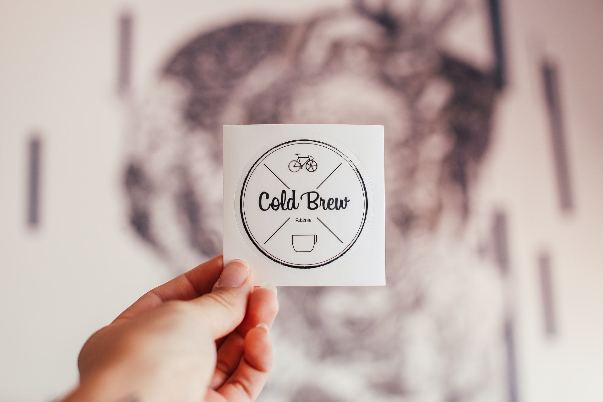 Logo trên nhãn dán