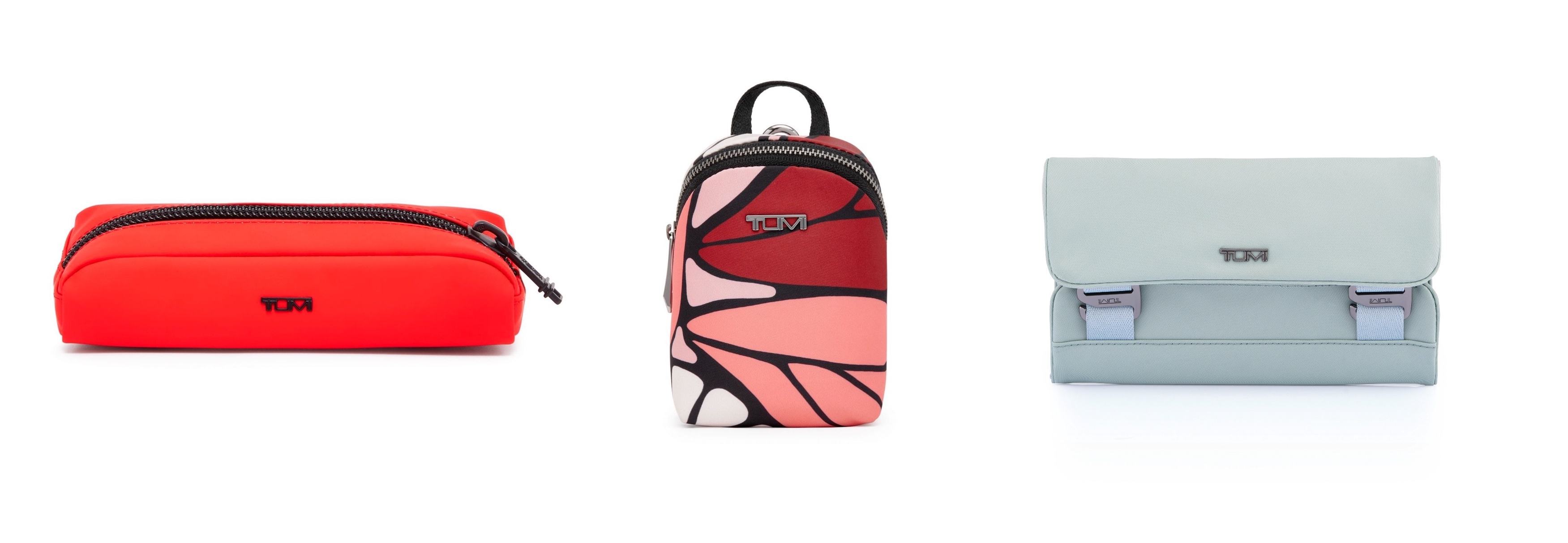 TUMI ra mắt chương trình Unpacks Tomorrow với Reimagined Voyageur Collection cùng Renée Rapp TechTimes Vietnam Từ trái sang phải: TUMI+ Túi đựng mô-đun nhỏ màu Đỏ rực TUMI+ Túi Charm với họa tiết phượng hoàng nhỏ TUMI+ Túi tổ chức nhỏ màu Xanh sương mù (Sương mù)