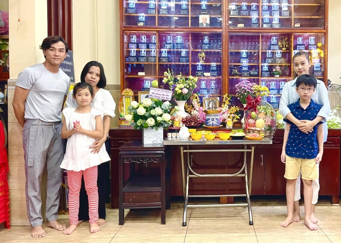 1680001320 909 Truong Bao Nhu dang loat anh Lavie nhan ngay gio TechTimes Vietnam Trương Bảo Như đăng loạt ảnh Lavie nhân ngày giỗ mẹ, đồng thời tiết lộ hoàn cảnh hiện tại của bé.