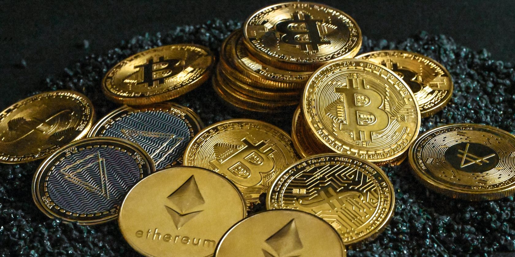 Hợp đồng thông minh Smart Contract là gì? TechTimes Vietnam một hình ảnh về các mã thông báo tiền điện tử khác nhau