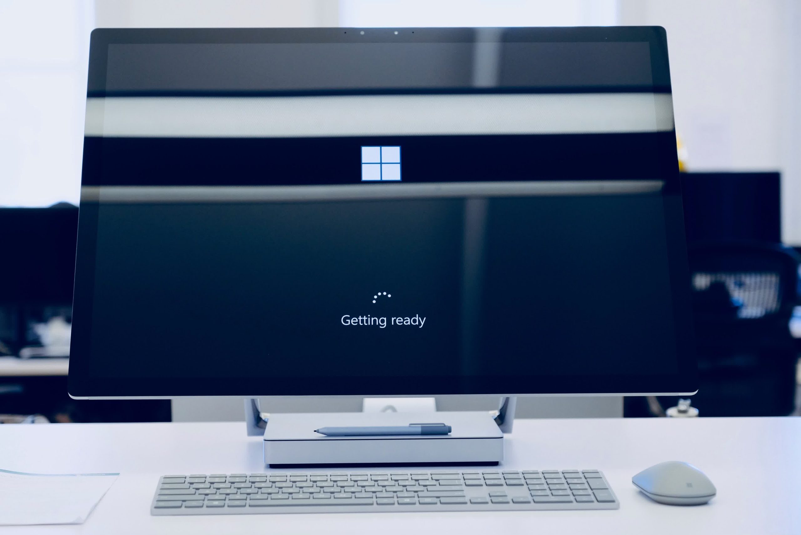 Windows 12 sẽ là một con quái vật mô-đun khác với các bản cập nhật nhanh hơn, tích hợp AI và hơn thế nữa Windows 12 will be a different, modular monster with faster updates, AI integrations, and more