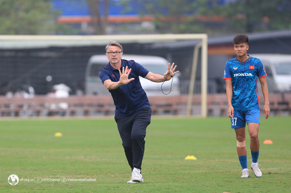 Lên kế hoạch giúp Việt Nam dự World Cup, HLV Philippe Troussier đưa ra yêu cầu khó tin với VFF