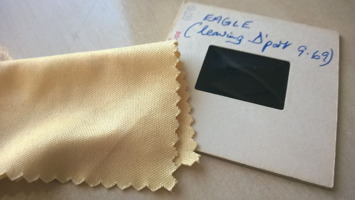 Làm sạch slide trước khi quét