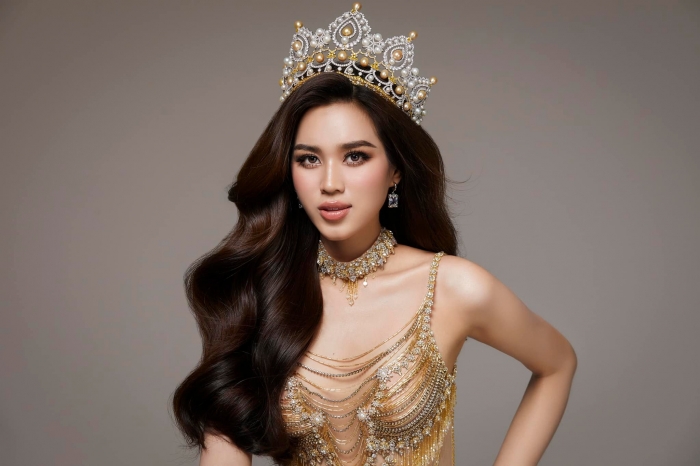Dân mạng bật cười Đỗ Thị Hà diện áo dài duyên dáng khoe trọn đường cong chữ S