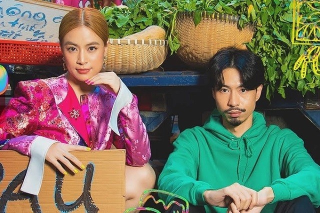 Hoàng Thùy Linh nhắc đến tin đồn cô tổ chức đám hỏi, làm sao trả lời “lòng vòng” như Đen Vâu này? Hoàng Thùy Linh nhắc đến tin đồn cô tổ chức đám hỏi, làm sao trả lời "lòng vòng" như Đen Vâu này?