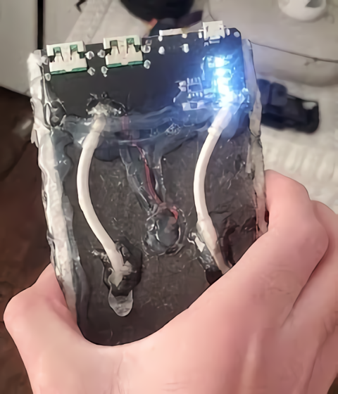 Modder chế pin 30.000mAh cho điện thoại Samsung TechTimes Vietnam Modder quang cao pin 30000mAh cho dien thoai Samsung TechTimes Vietnam Modder chế pin 30.000mAh cho điện thoại Samsung