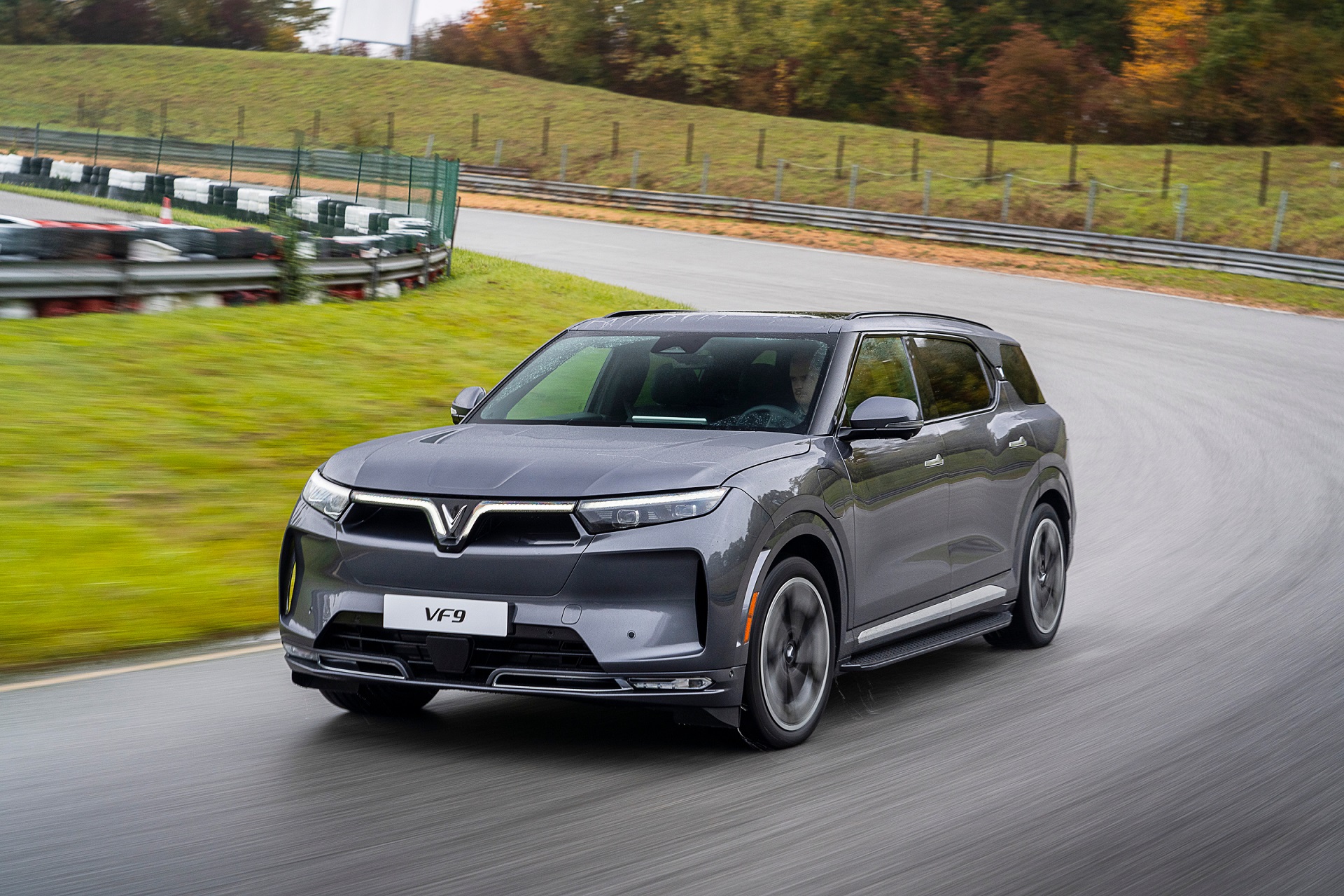 Ngày 27/3/2023, VinFast sẽ chính thức xuất xưởng lô 9 xe SUV cỡ lớn VF đầu tiên đến tay khách hàng