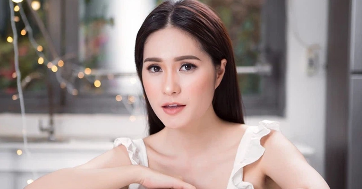 Đoàn Dĩ Băng đáp trả tin mua túi Hermes nhái, tiện tay khoe tủ đồ hiệu khiến chị em ghen tị