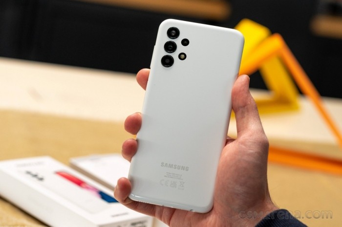 Ai nên mua Galaxy A13 thay vì iPhone 7 Plus cũ? Ai nên mua Galaxy A13 thay vì iPhone 7 Plus cũ?