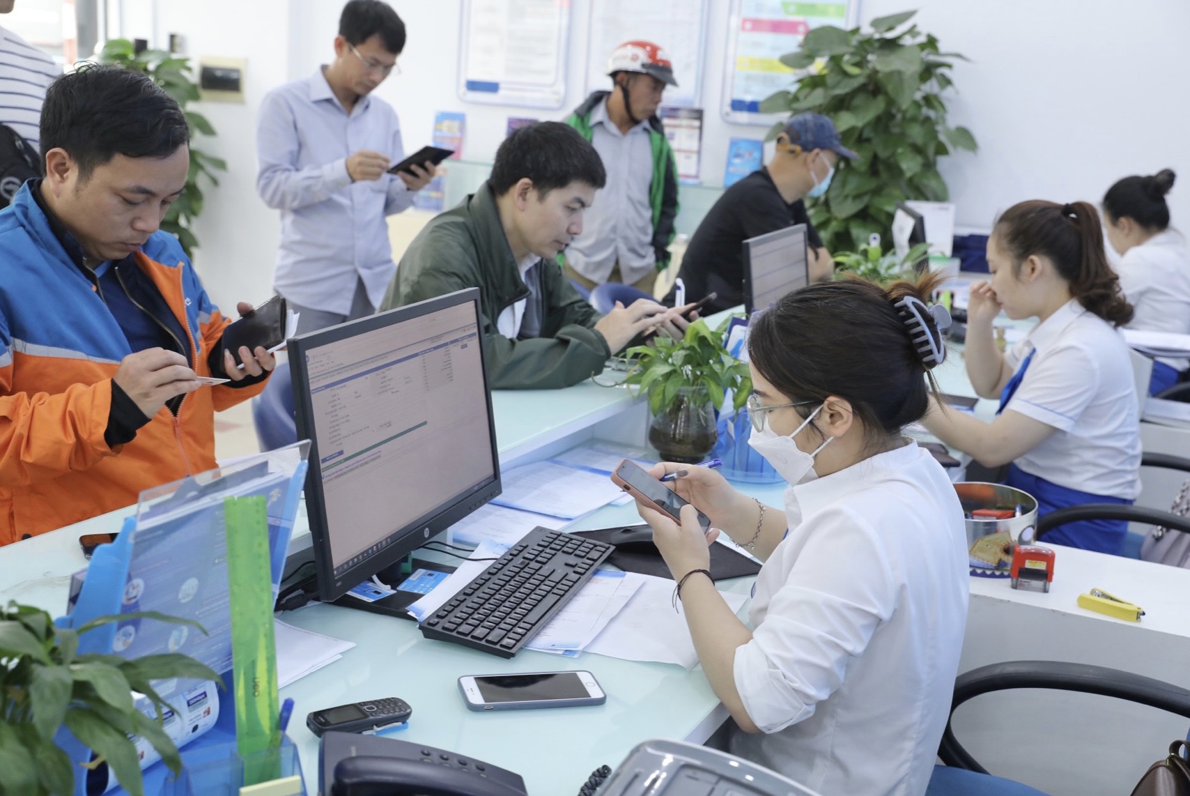 VinaPhone chính thức khóa chiều gọi đi đối với các thuê bao chưa chuẩn hóa thông tin theo quy định TechTimes Vietnam VinaPhone chính thức khóa chiều gọi đi đối với các thuê bao chưa chuẩn hóa thông tin theo quy định