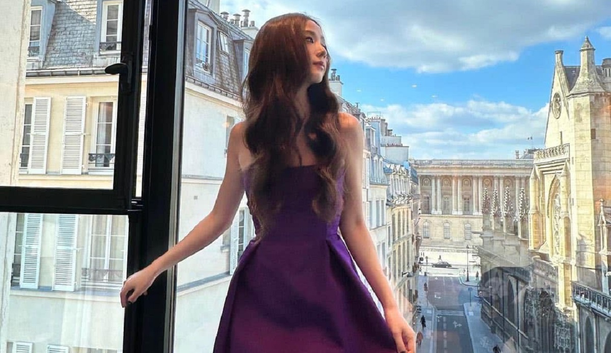 Trước thềm comeback solo, Jisoo gây sốt mạng xã hội với màn xuất hiện nổi bật tại sự kiện Dior.