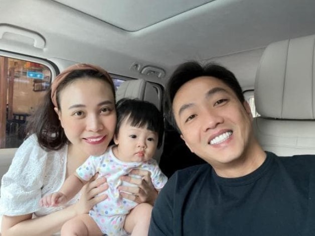 So sánh với hình ảnh mới nhất của con gái nhà Cường Đô La, thái độ khi học với cô giáo mới có gì đáng chú ý TechTimes Vietnam 1680778918 414 So sanh voi hinh anh moi nhat cua con gai TechTimes Vietnam So sánh với hình ảnh mới nhất của con gái nhà Cường Đô La, thái độ khi học với cô giáo mới có gì đáng chú ý