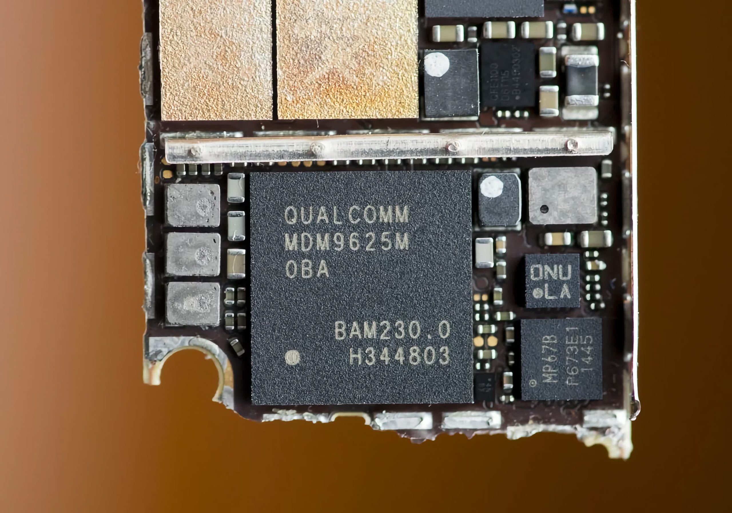 Không có con đường dễ dàng nào để thay thế doanh thu của Apple, liệu Qualcomm có thể tăng trưởng trở lại? With no easy path to replace Apple revenue, can Qualcomm ever grow again?