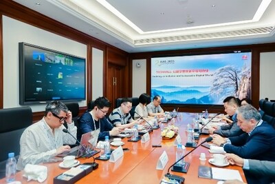 Huawei cùng với các đối tác tổ chức hội nghị bàn tròn TECH4ALL vào Ngày thứ 2 tại HAS 2023 (PRNewsfoto/Huawei)