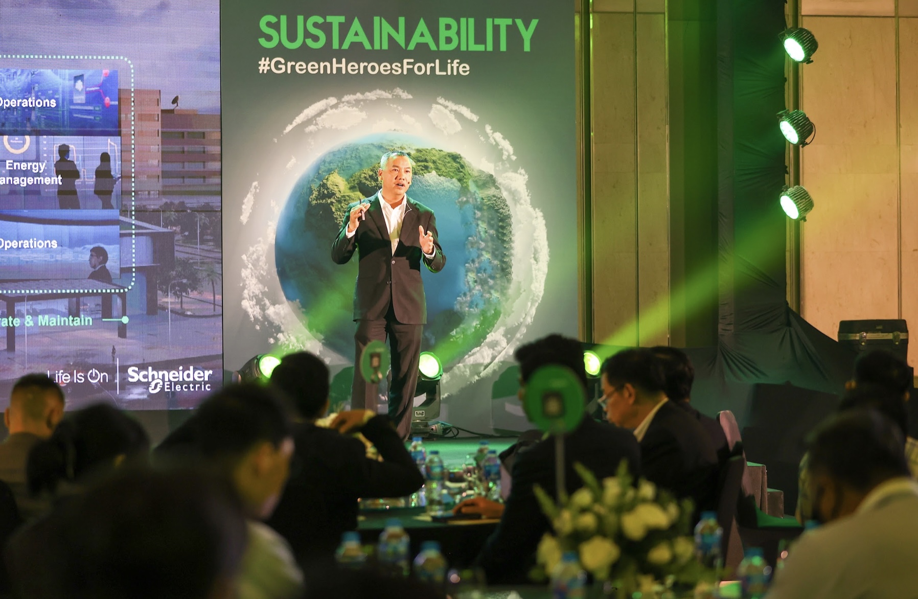 https://www.techtimes.vn/schneider-electric-ra-mat-loat-giai-phap-so-hoa-dinh-hinh-nganh-cong-nghiep-the-he-tiep-theo/