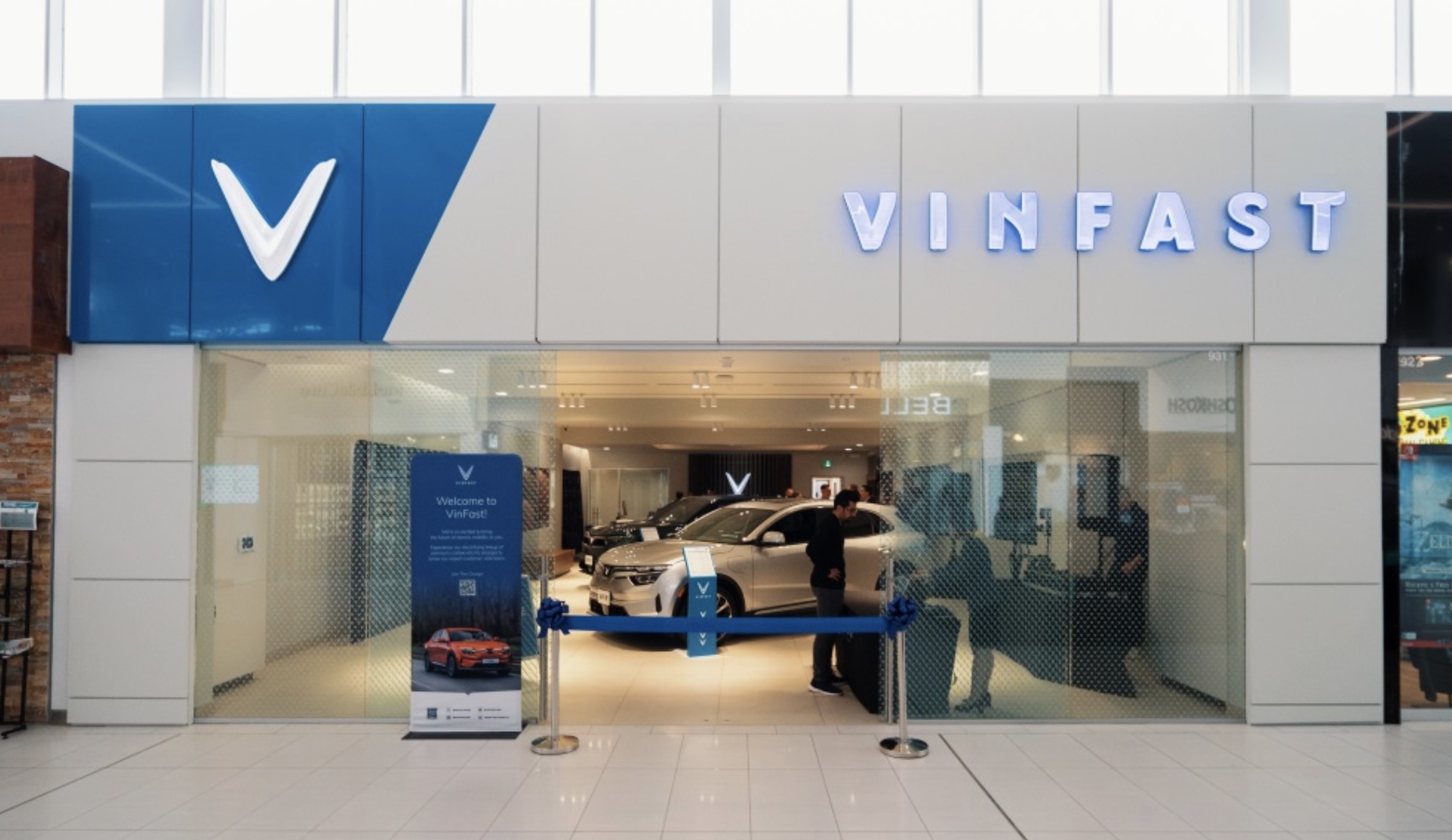 Vinfast khai trương cửa hàng đầu tiên tại vancouver - canada