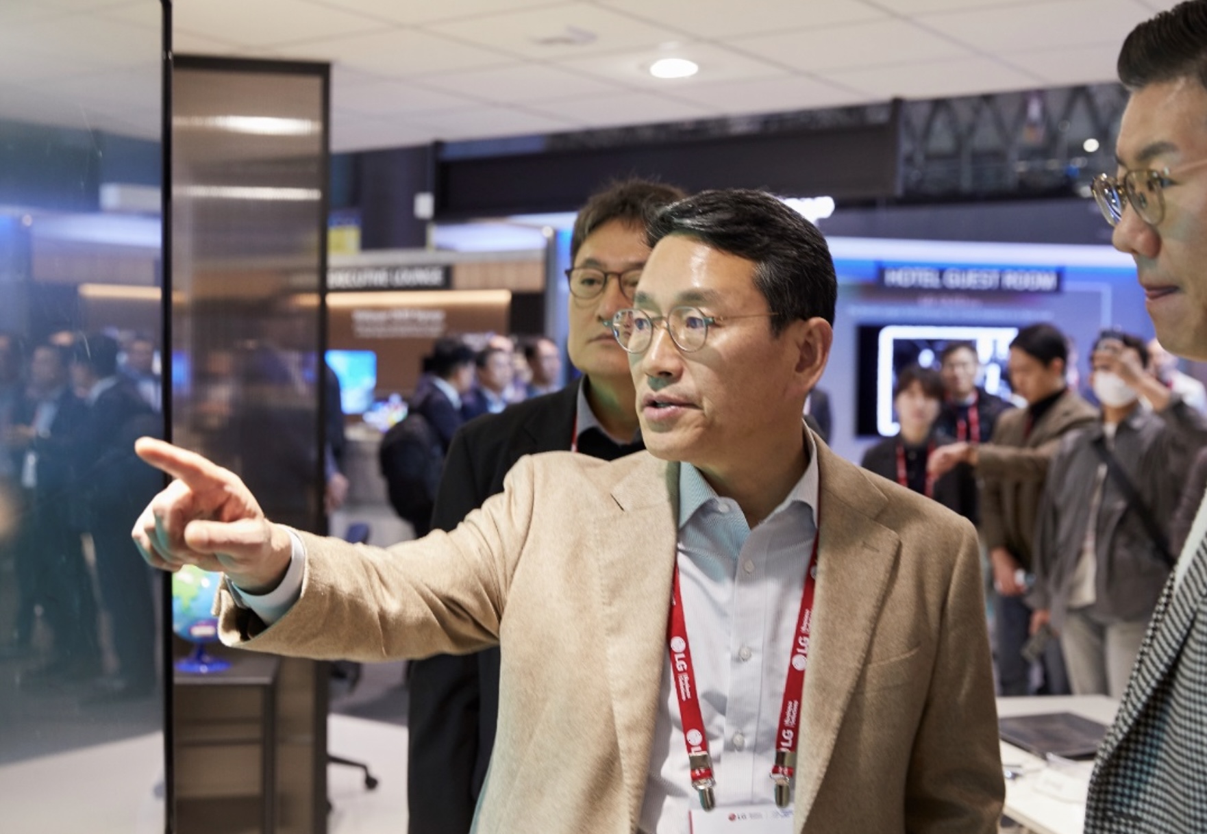 CEO LG Cho Joo-wan thăm các nhà máy tại Việt Nam, Thái Lan và Indonesia TechTimes Vietnam CEO trực tiếp thăm các nhà máy tại Việt Nam, Thái Lan và Indonesia