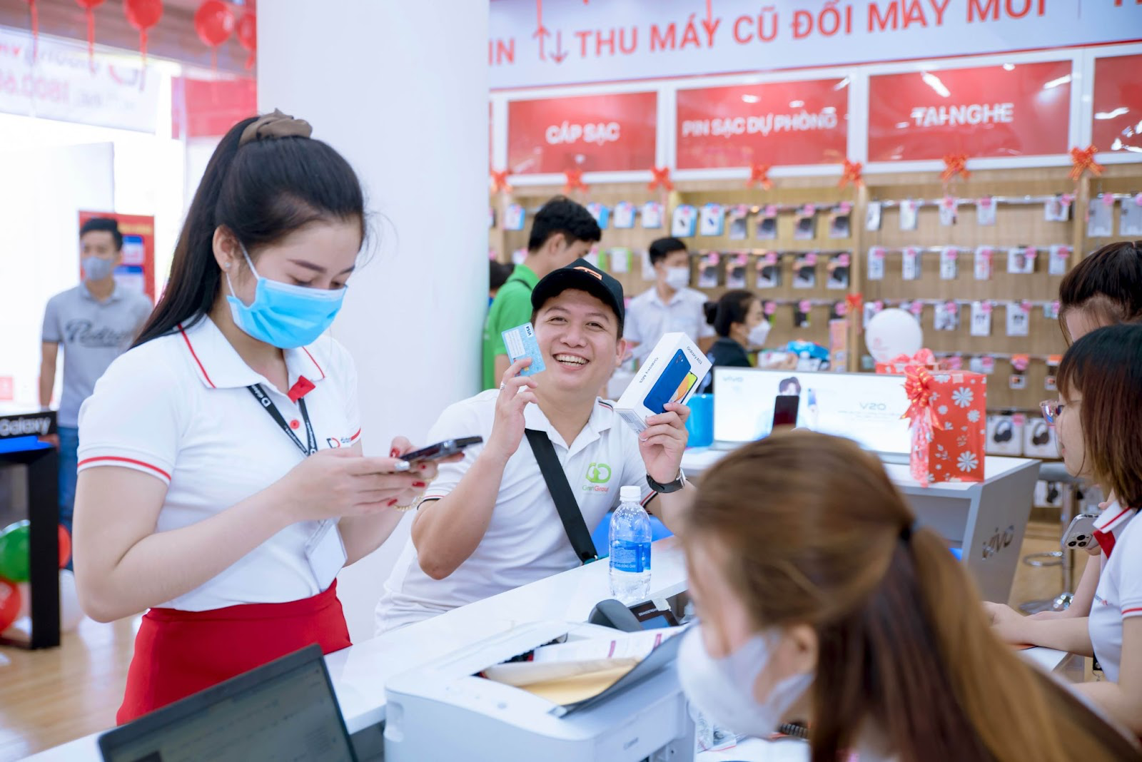 Vì sao Di Động Việt gắn liền với “Chuyển giao giá trị vượt trội” TechTimes Vietnam Di Động Việt luôn đem đến cho người dùng những sản phẩm vượt trội - Chính thống chính hãng, đi kèm dịch vụ vượt trội