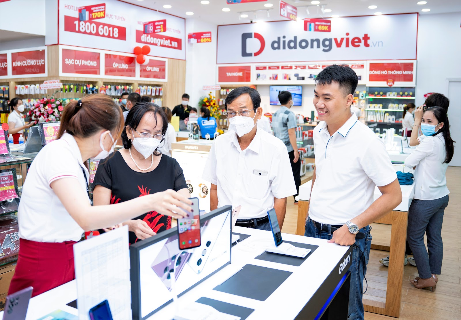 Vì sao Di Động Việt gắn liền với “Chuyển giao giá trị vượt trội” TechTimes Vietnam Di Động Việt luôn đem đến cho khách hàng những quyền lợi vượt trội nhờ vào những chính sách đặc biệt & vượt trội